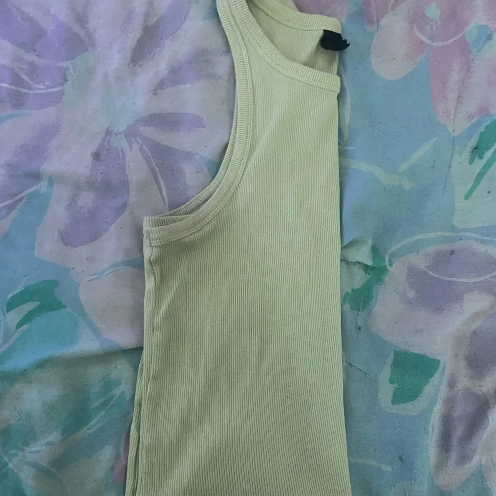 ☾.݁ᛪ༙ Light Yellow Ribbed Tank Top - Picture 3 of 4